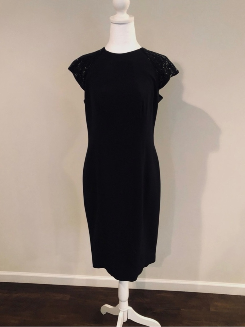Ralph Lauren Black Label cap sleeve black beaded shoulder women size 8 dress